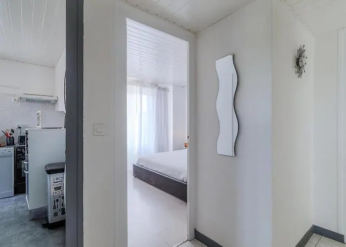 公寓 1 Bedroom Stunning In